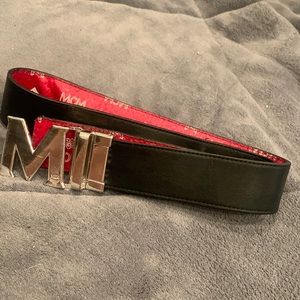 Mcm reversible black/red belt small